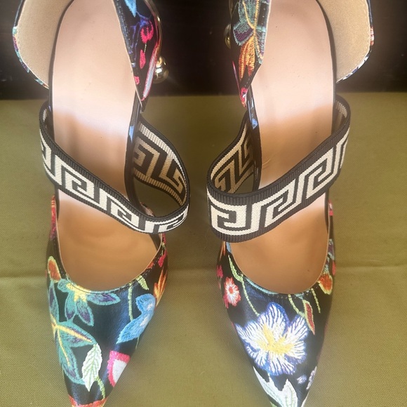 Black and Red High Heeled Sandals with Stiletto Design and Geometric Pat… - Picture 7 of 12